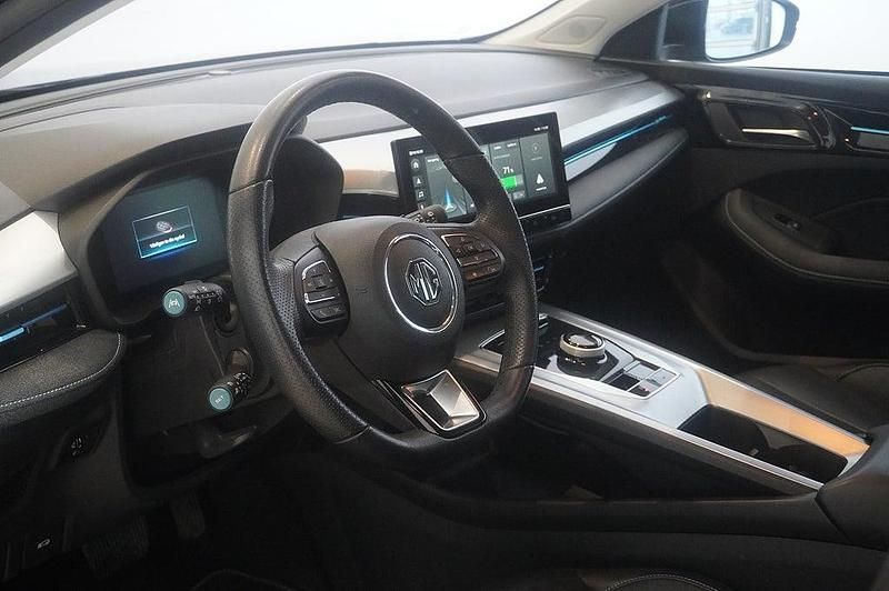 Begagnad MG MG5 EV Luxury 114 kW (156 HK) 2022 Pebble black Kombi
