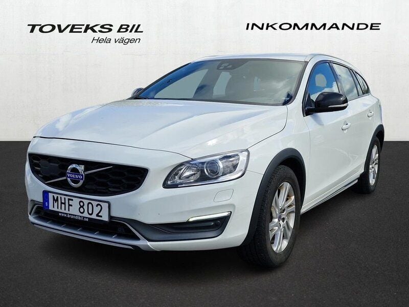 Vit Begagnad 2016 Volvo V60 CC Summum Kombi | 209 900 kr (Marknadspris) - Bild 1/1