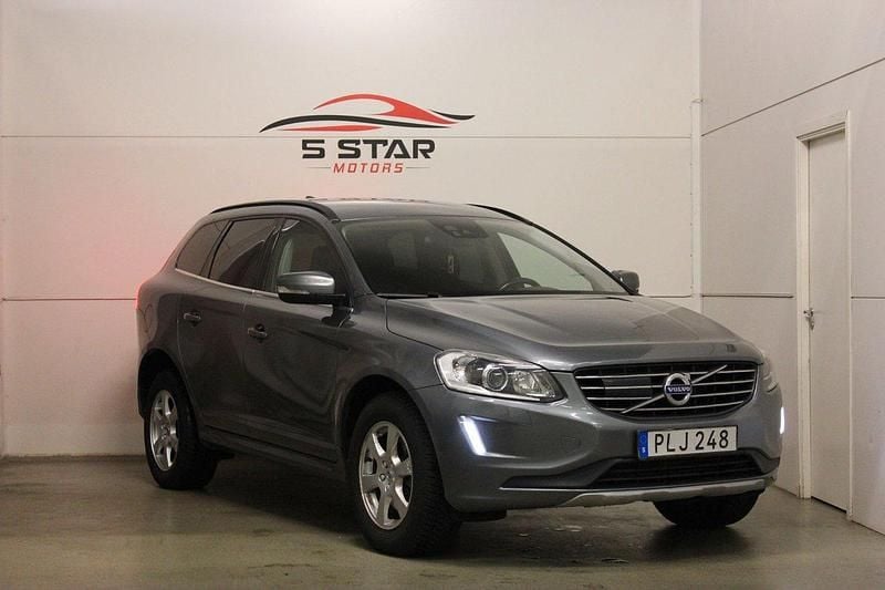 Grå Begagnad 2017 Volvo XC60 Momentum SUV | 147 900 kr (Lite dyr) - Bild 1/4