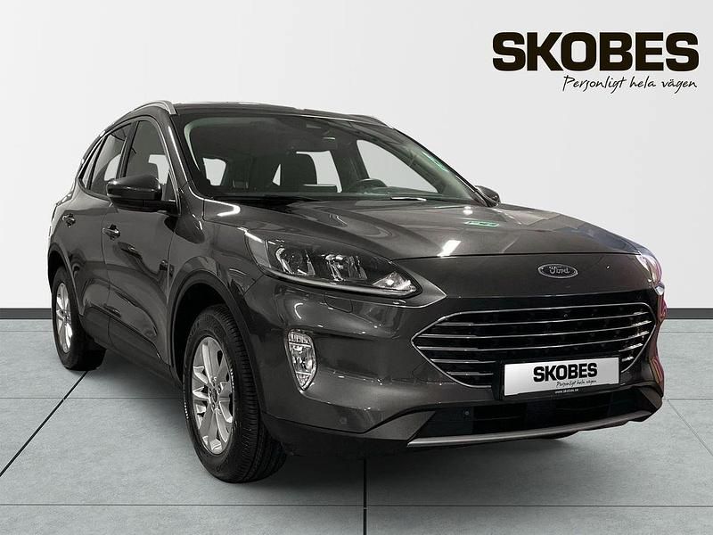 Grå Begagnad 2022 Ford Kuga Business Edition SUV | 264 500 kr (Marknadspris) - Bild 1/3