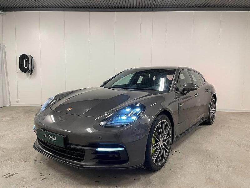 Begagnad Porsche Panamera Sport Turismo 330 HK (242 kW) 2018 Mörkgrå Kombi