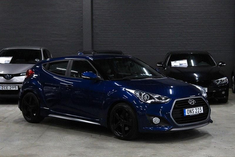 Blå Begagnad 2015 Hyundai Veloster Turbo Halvkombi | 109 900 kr - Bild 1/4