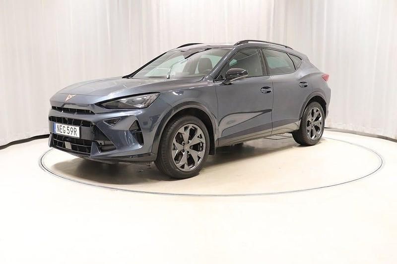 Mörkgrå Begagnad 2024 Cupra Formentor SUV | 308 900 kr (Marknadspris) - Bild 1/4