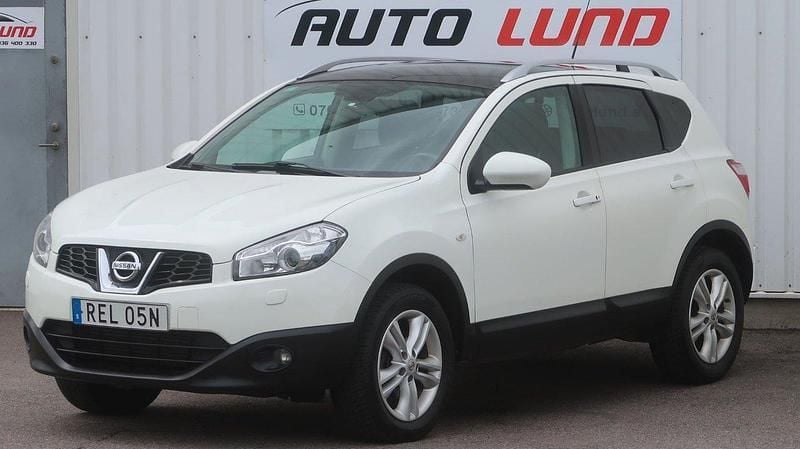 Vit Begagnad 2010 Nissan Qashqai SUV | 59 900 kr (Marknadspris) - Bild 1/4