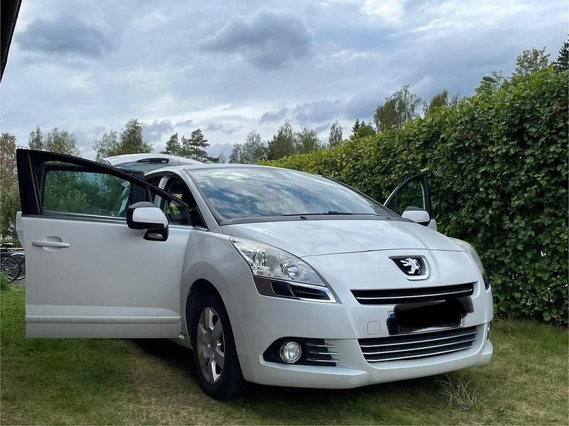 Vit Begagnad 2009 Peugeot 5008 Minibuss | 39 000 kr (Bra pris) - Bild 1/4