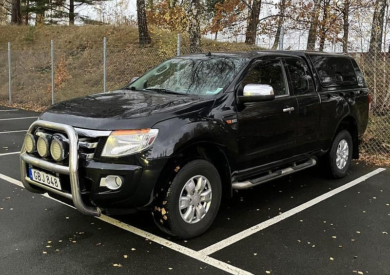 Svart Begagnad 2015 Ford Ranger XLT Pickup | 158 750 kr (Dyr) - Bild 1/4