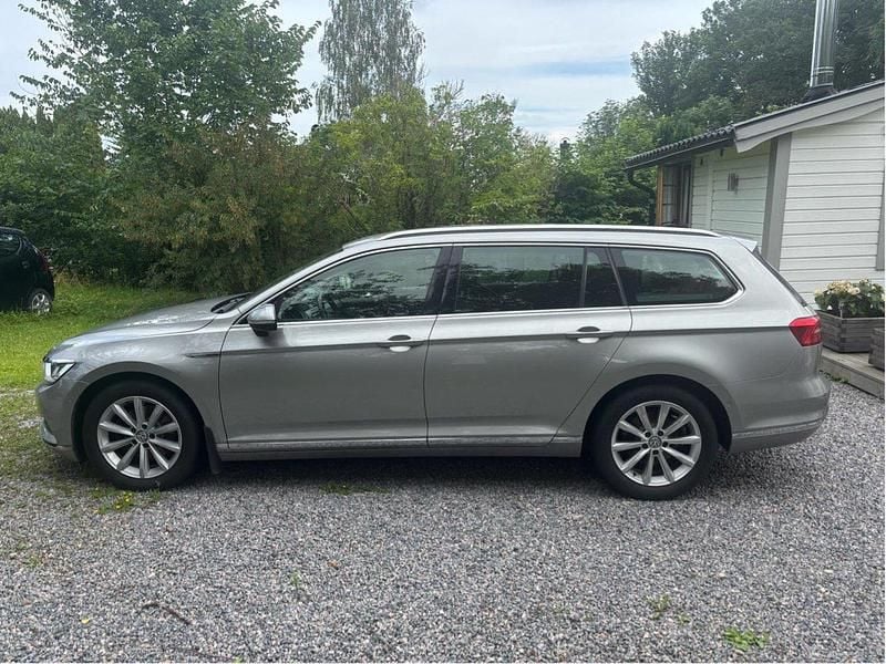 Silver Begagnad 2015 VW Passat GT Kombi | 149 000 kr (Bra pris) - Bild 1/4