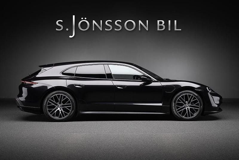 Svart Begagnad 2023 Porsche Taycan Sport Turismo Sedan | 729 000 kr - Bild 1/4