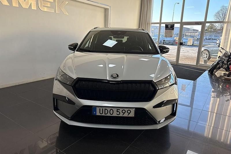 Begagnad Skoda Enyaq iV SportLine 150 kW (204 HK) 2022 Silver SUV