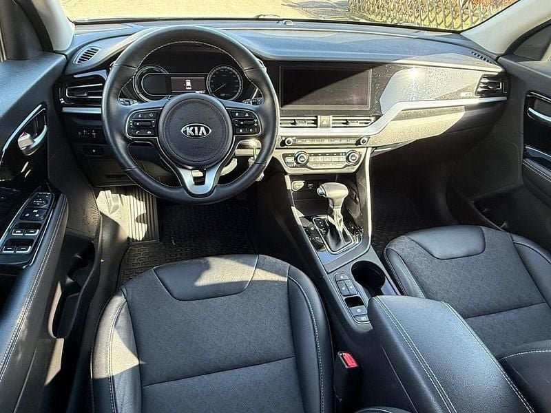 Begagnad Kia Niro Advance 141 HK (103 kW) 2021 Blå SUV