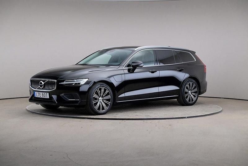 Svart Begagnad 2021 Volvo V60 Inscription Kombi | 309 000 kr (Superpris) - Bild 1/4