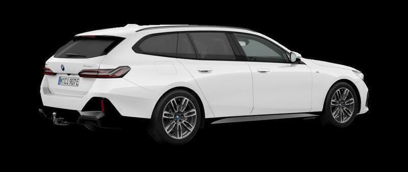 Begagnad BMW 530e Shadowline 2024 Vit Kombi