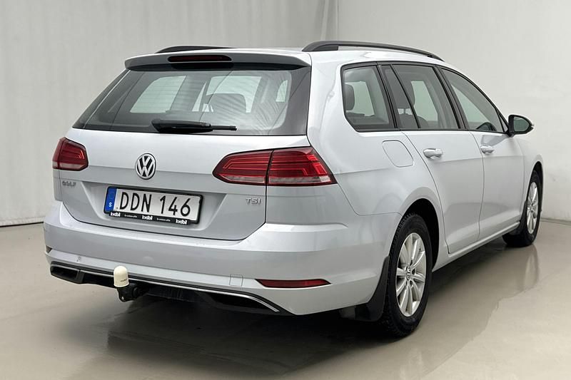 Begagnad VW Golf VII 110 HK (80 kW) 2018 Ljusgrå