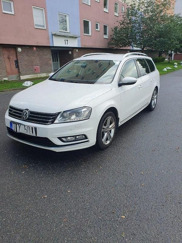 Begagnad 2014 VW Passat R-line Kombi | 59 000 kr (Superpris) - Bild 1/4