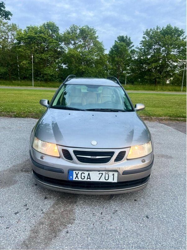 Grå Begagnad 2006 Saab 9-3 Vector Kombi | 25 000 kr (Bra pris) - Bild 1/4