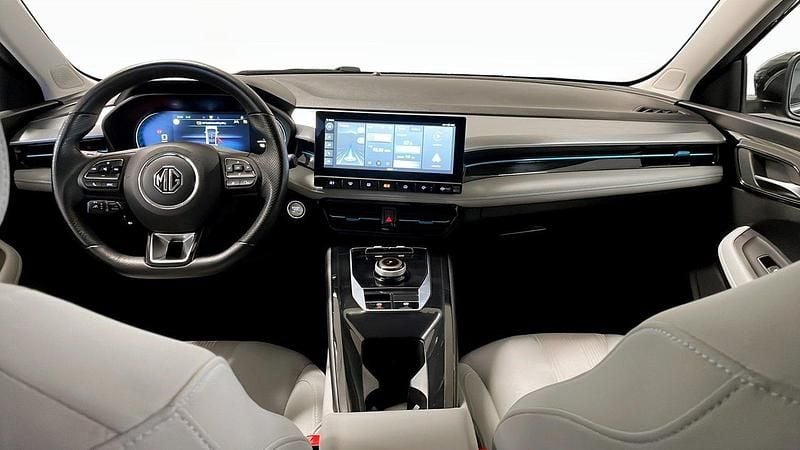 Begagnad MG MG5 EV Comfort 130 kW (177 HK) 2022 Svart (blue) Kombi