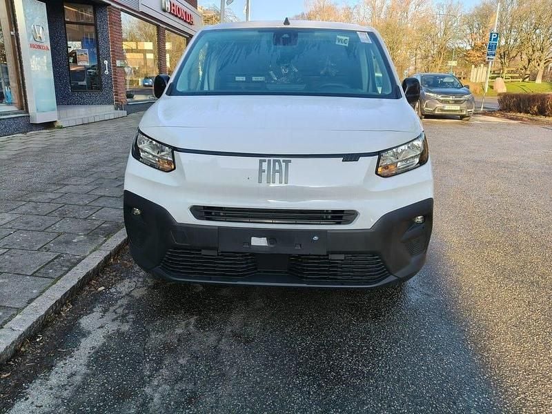 Ny Fiat Doblò 131 HK (96 kW) 2025 Vit Minibuss