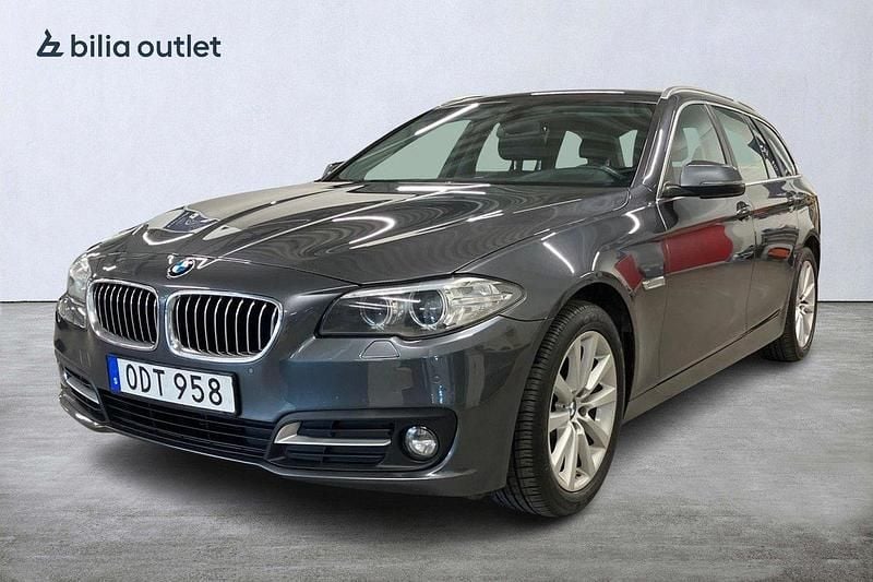 Grå Begagnad 2016 BMW 520 M Sport Kombi | 179 000 kr (Marknadspris) - Bild 1/4
