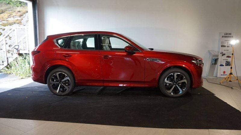 Sould red crystal metallic Begagnad 2022 Mazda CX-60 Takumi-Line SUV | 554 400 kr (Marknadspris) - Bild 1/4