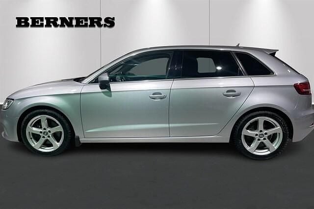 Begagnad Audi A3 Sport 186 HK (136 kW) 2018 Silver SUV