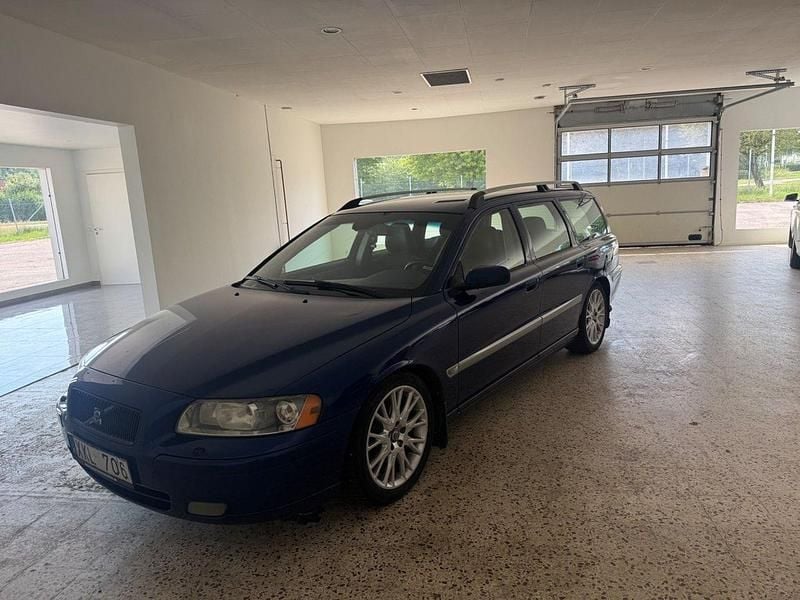 Blå Begagnad 2005 Volvo V70 Ocean Race Kombi | 28 900 kr (Marknadspris) - Bild 1/4