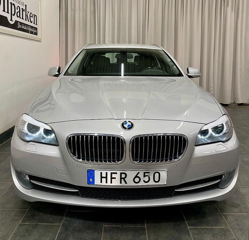 Begagnad BMW 525 218 HK (160 kW) 2013 Grå Kombi