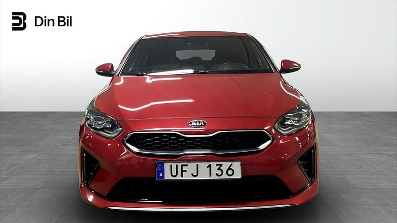 Begagnad Kia ProCeed 140 HK (102 kW) 2019 Röd Kombi
