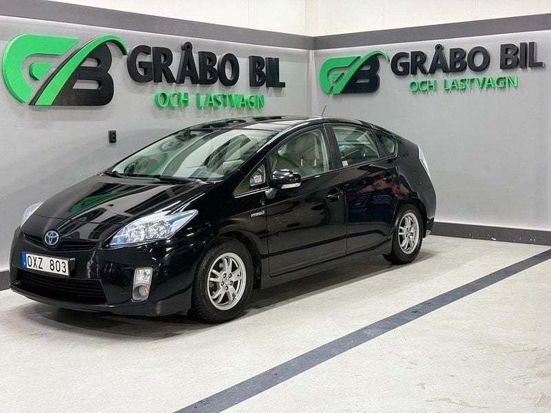 Svart Begagnad 2011 Toyota Prius Halvkombi | 79 900 kr (Marknadspris) - Bild 1/4