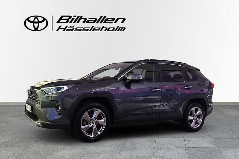 Begagnad Toyota RAV4 Hybrid 224 HK (164 kW) 2021 Grå SUV