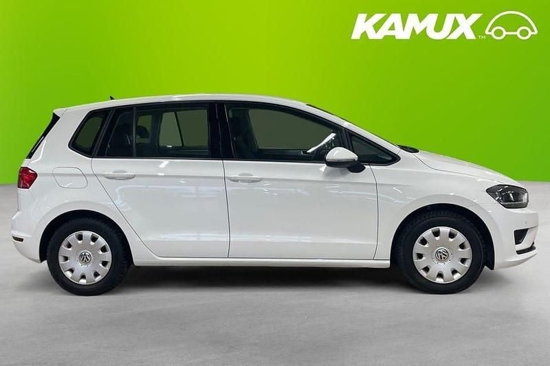 Begagnad VW Golf VII 110 HK (80 kW) 2017 Vit Halvkombi