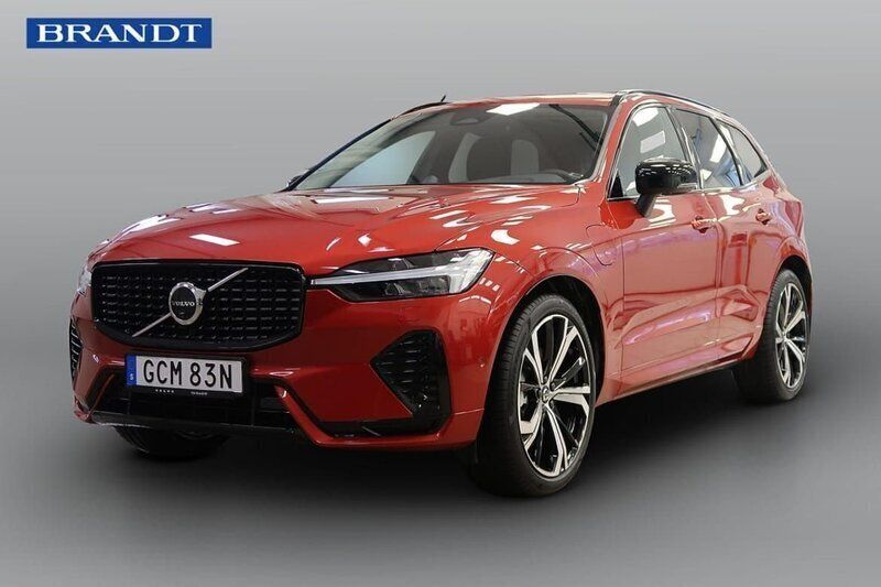 Röd Ny 2025 Volvo XC60 Plus SUV | 799 900 kr - Bild 1/4