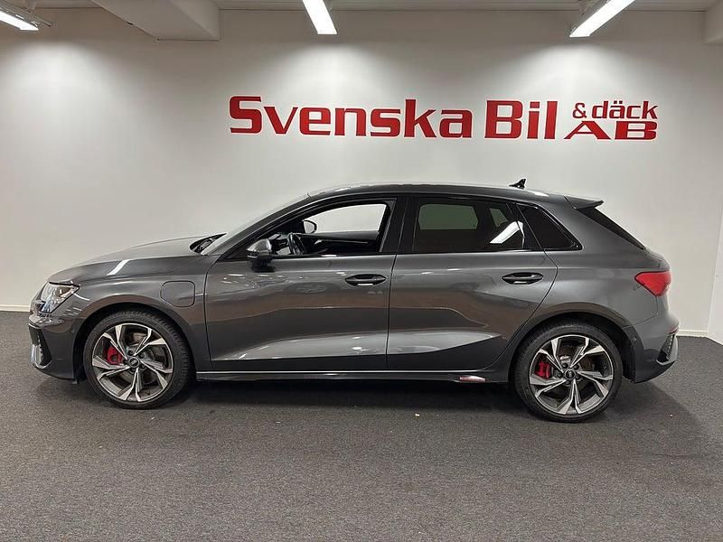Begagnad Audi A3 e-tron Comfort 150 HK (110 kW) 2021 Grå Halvkombi