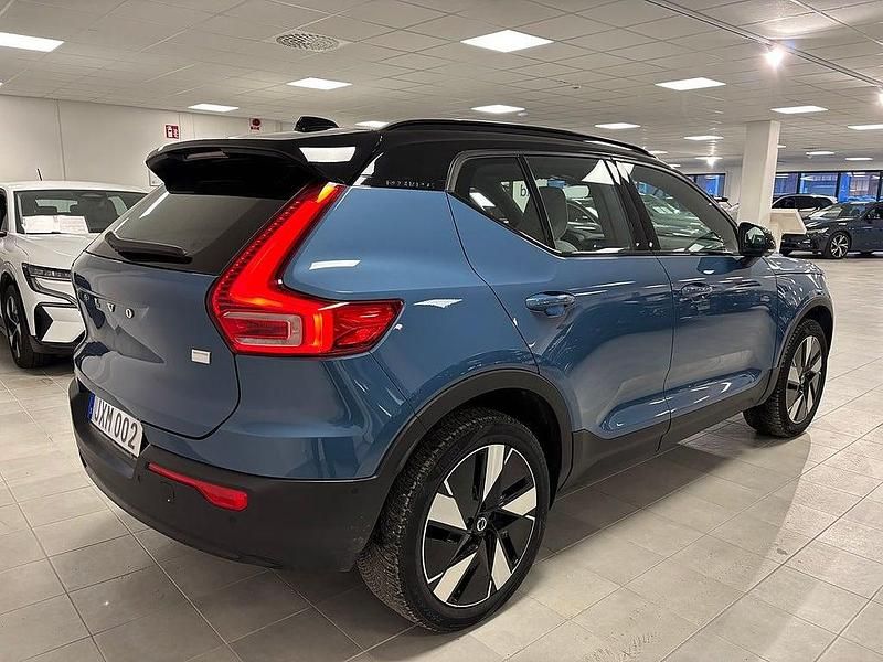 Begagnad Volvo XC40 Ultimate 188 kW (256 HK) 2023 Blå SUV