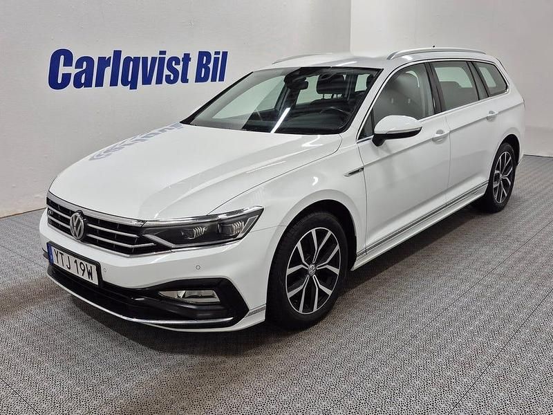 Begagnad VW Passat R-line 190 HK (139 kW) 2020 Vit Kombi
