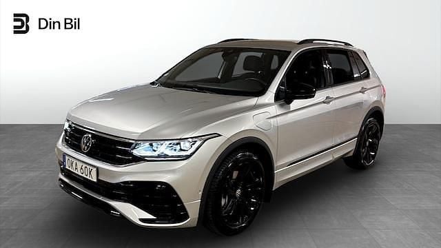Silver (reflex silver metallic) Begagnad 2023 VW Tiguan R-line SUV | 439 800 kr (Dyr) - Bild 1/4