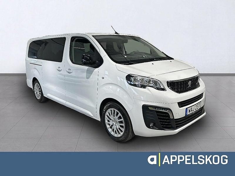 Begagnad Peugeot e-Traveller Business-Line 100 kW (136 HK) 2023 Vit Minibuss