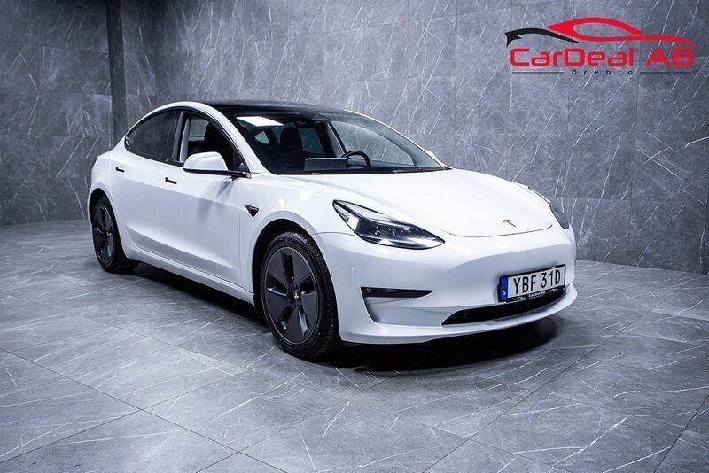 Vit Begagnad 2022 Tesla Model 3 Long Range Sedan | 289 800 kr (Bra pris) - Bild 1/4