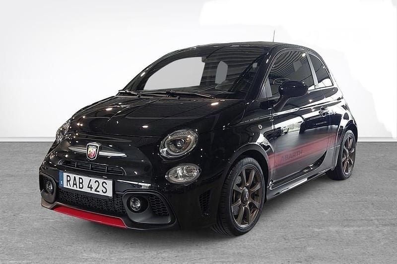 Svart Begagnad 2022 Abarth 595 Halvkombi | 190 000 kr (Superpris) - Bild 1/4