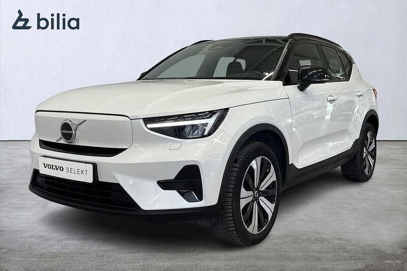 Vit Begagnad 2022 Volvo XC40 Core SUV | 319 900 kr - Bild 1/2