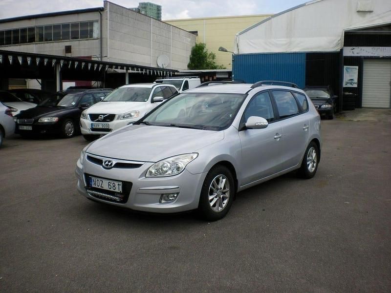 Silver Begagnad 2008 Hyundai i30 Kombi | 23 500 kr (Marknadspris) - Bild 1/4
