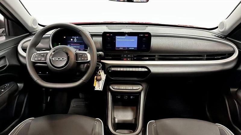 Begagnad Fiat 600 Pop 101 HK (74 kW) 2024 Röd SUV