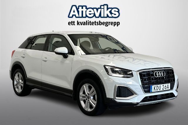 Vit Begagnad 2023 Audi Q2 Advanced Plus SUV | 274 900 kr (Marknadspris) - Bild 1/4
