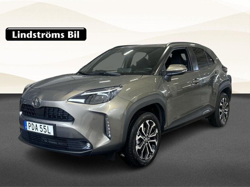 Grön Begagnad 2024 Toyota Yaris Cross Active SUV | 329 900 kr (Lite dyr) - Bild 1/3