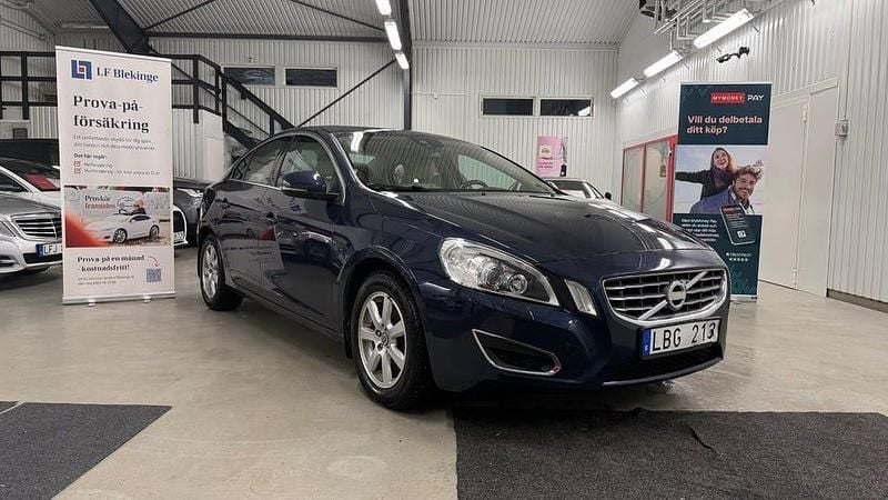 Blå Begagnad 2011 Volvo S60 Momentum Sedan | 87 900 kr (Bra pris) - Bild 1/4