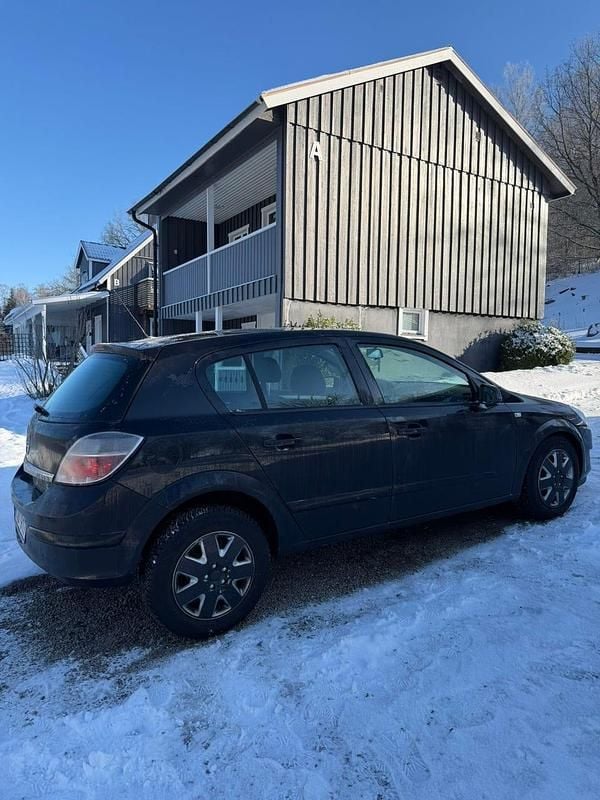 Begagnad Opel Astra 115 HK (84 kW) 2008