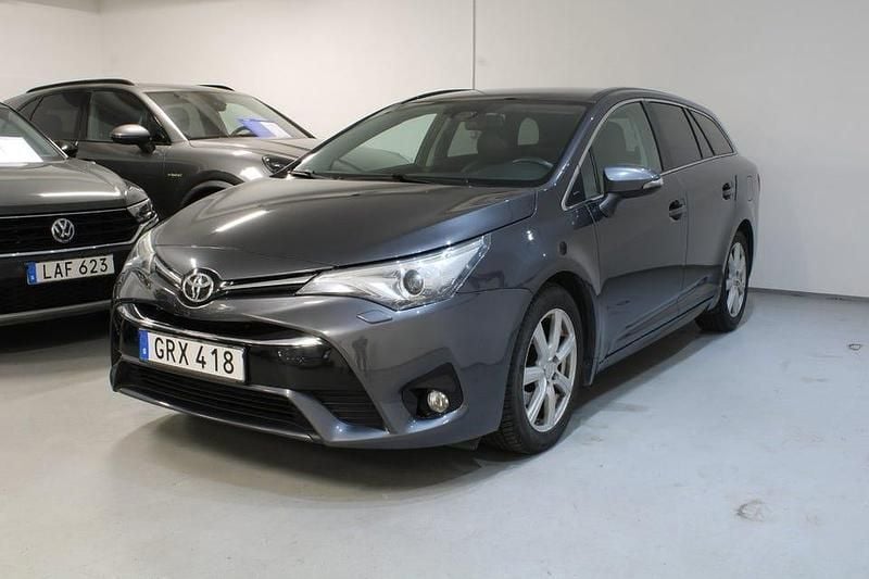 Begagnad Toyota Avensis Active 152 HK (111 kW) 2015 Mörkgrå Kombi