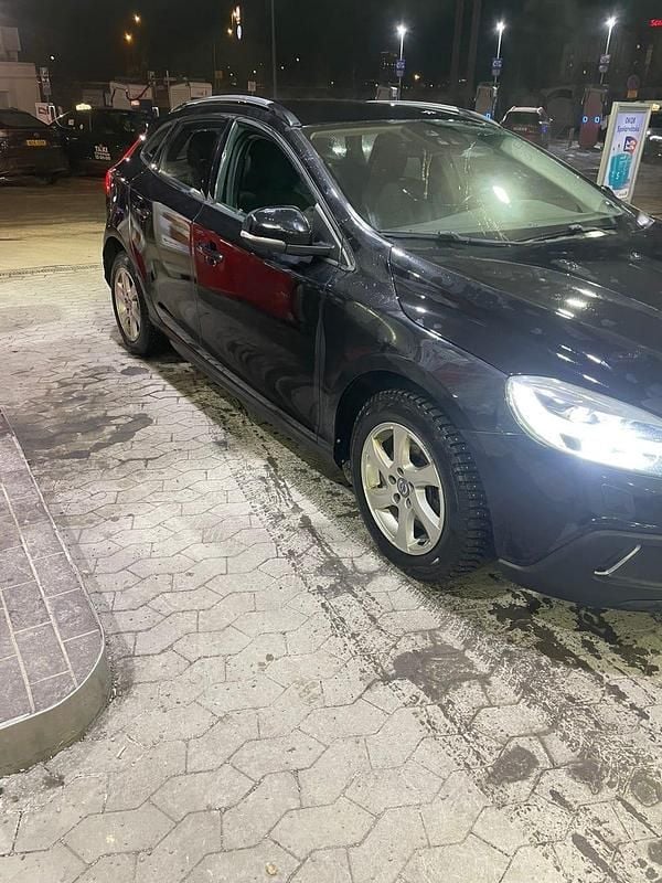 Begagnad Volvo V40 CC 150 HK (110 kW) 2017 Kombi