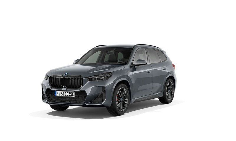 Storm bay metallic Ny 2025 BMW X1 M Sport SUV | 714 500 kr (Dyr) - Bild 1/4
