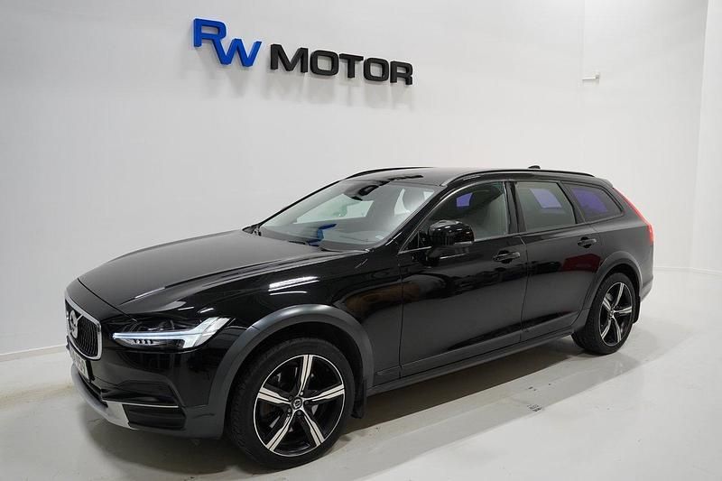Svart Begagnad 2018 Volvo V90 CC Kombi | 207 900 kr (Superpris) - Bild 1/4