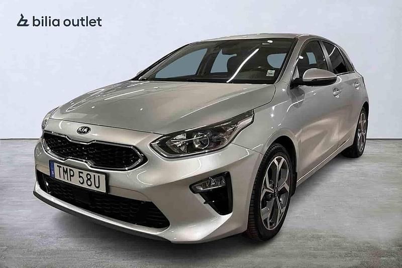 Grå Begagnad 2020 Kia Ceed Halvkombi | 179 900 kr (Marknadspris) - Bild 1/1